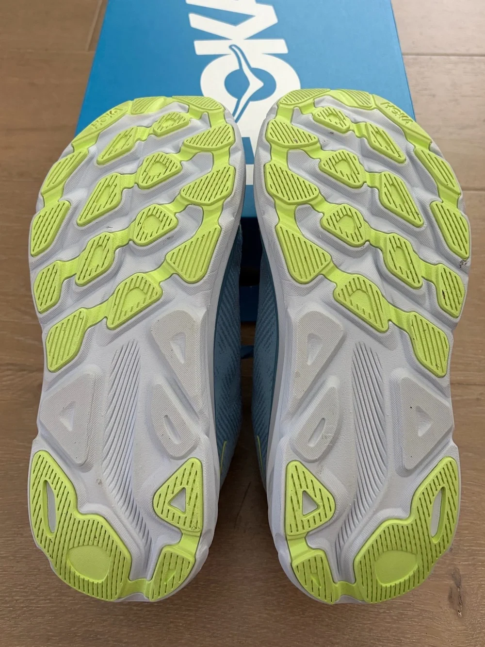 Hoka Clifton 8.5 wide * nearly new
